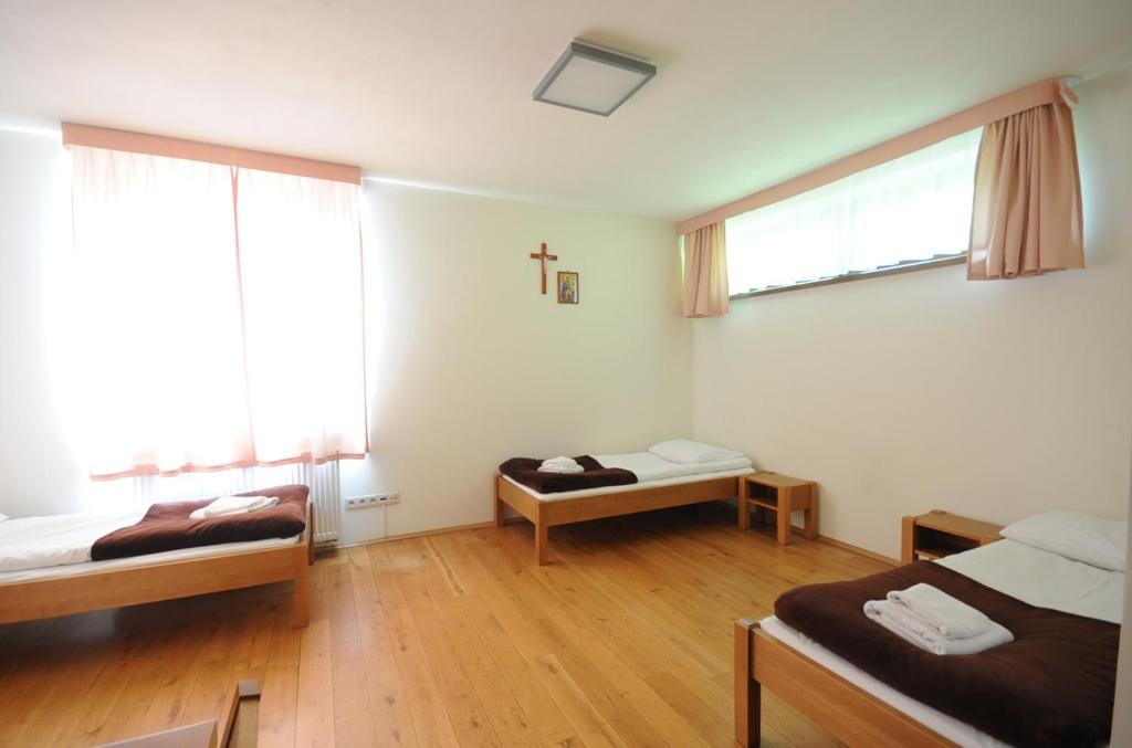 Dom Pielgrzyma KARMEL - Triple Room