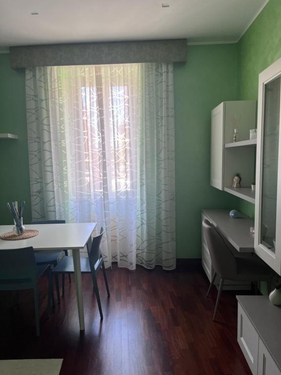 Rome full apt 4 people close to Colosseum Mao house