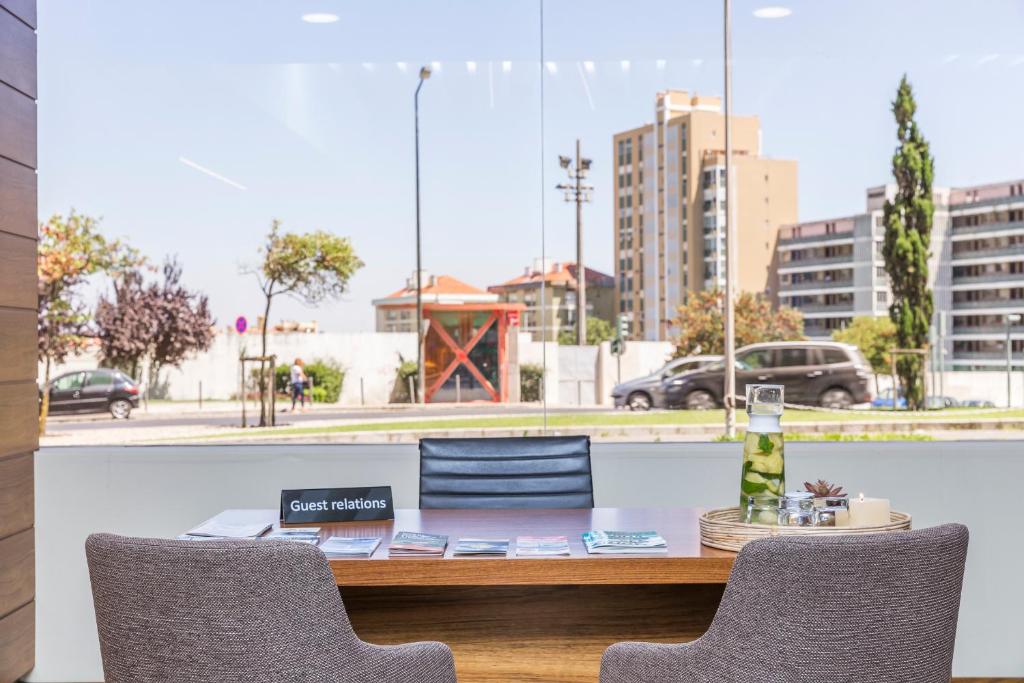 Ramada by Wyndham Lisbon - Resim 9