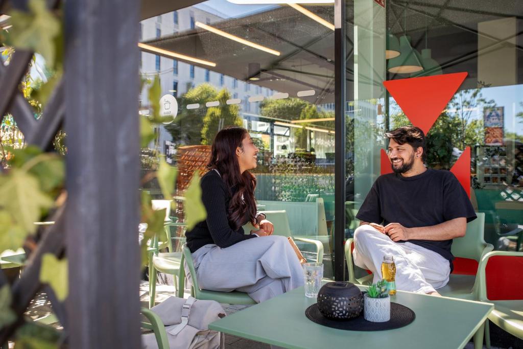 MEININGER Hotel Berlin Airport - Resim 16