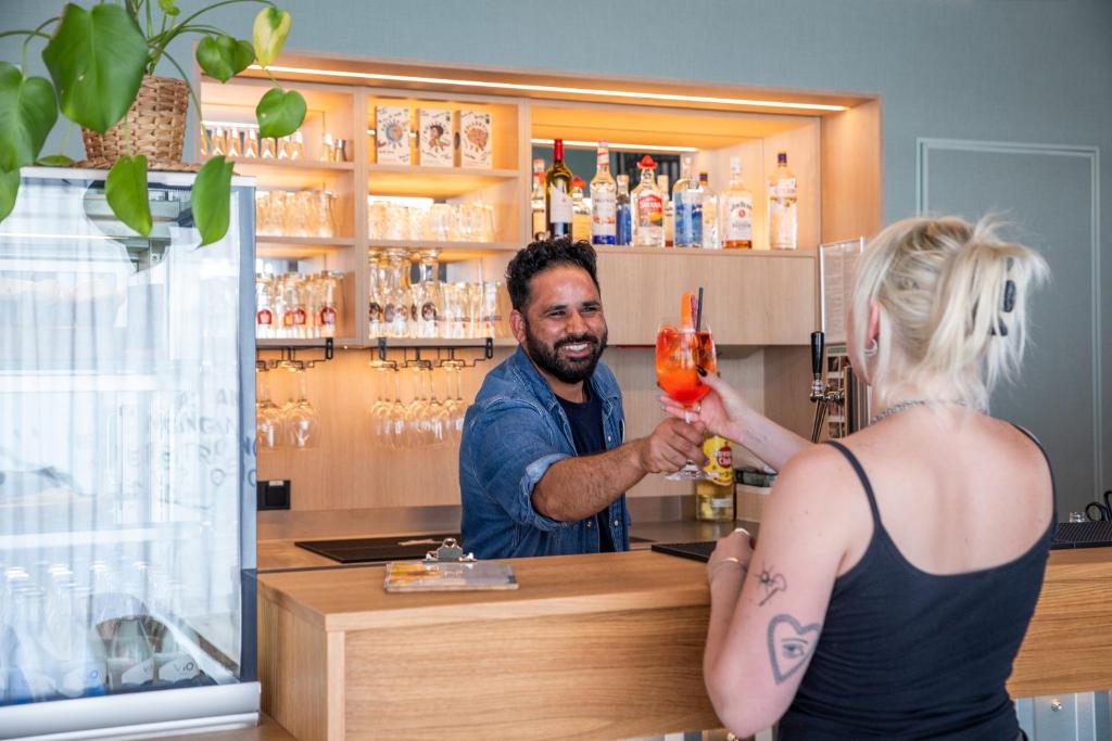 MEININGER Hotel Berlin Airport - Resim 13