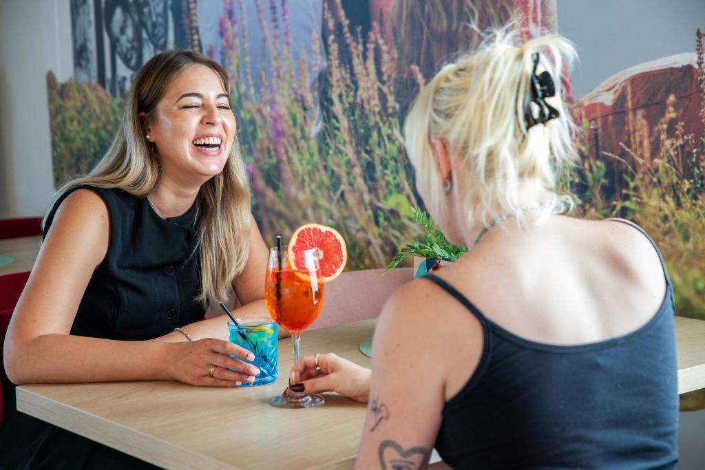 MEININGER Hotel Berlin Airport - Resim 28