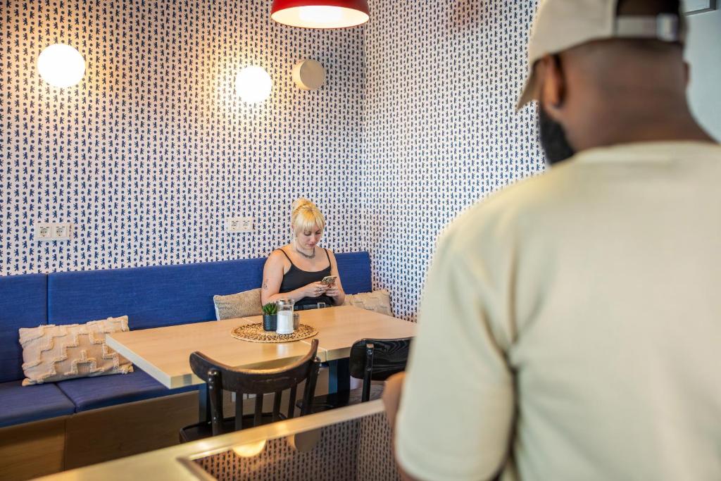 MEININGER Hotel Berlin Airport - Resim 25