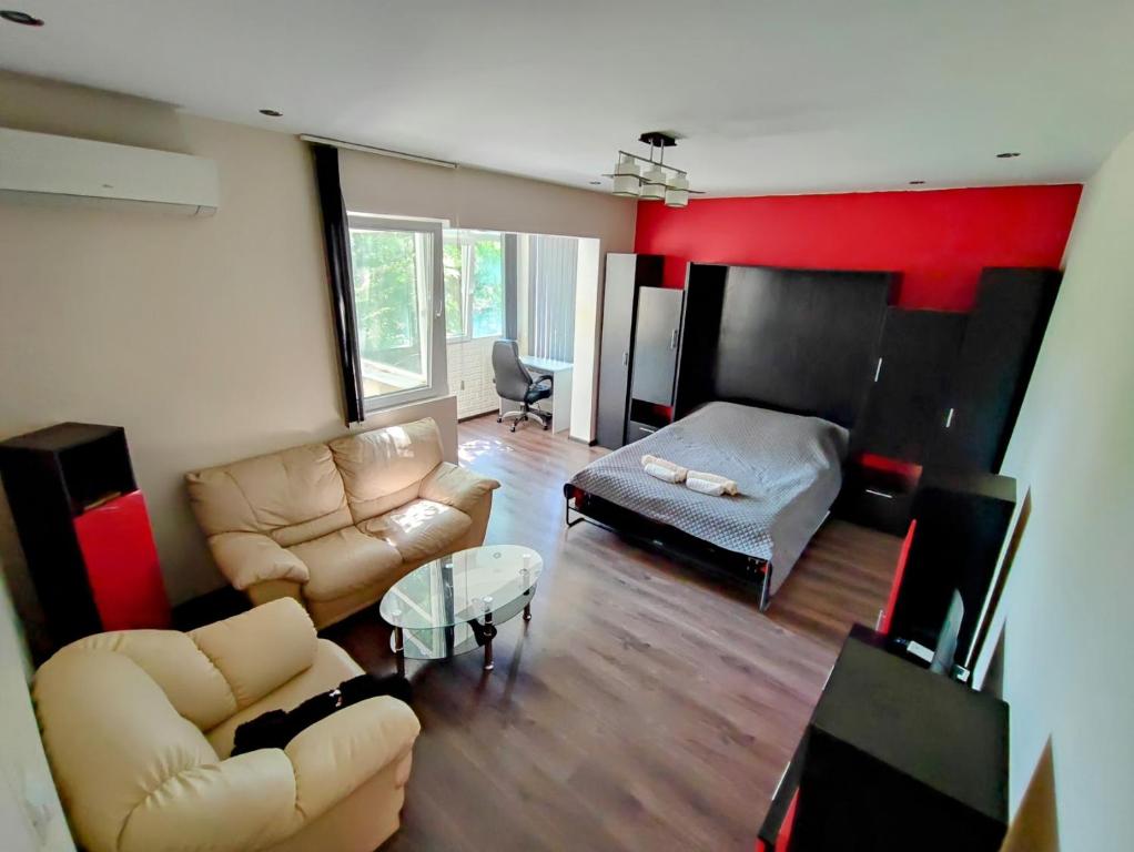 Sunny Corner Apartment
