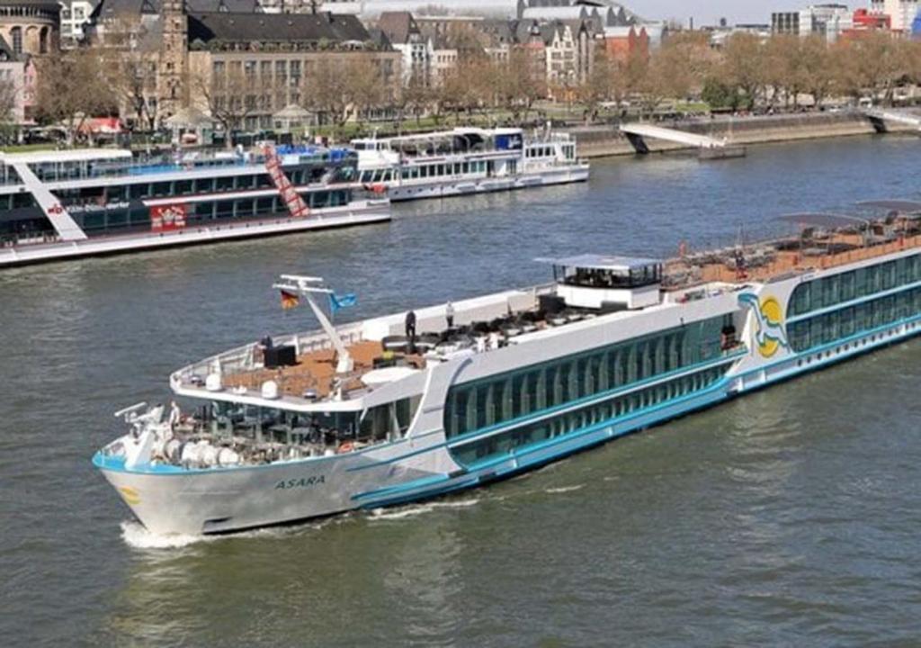 Gallery image of Hotelships Holland - Messe Hotel Düsseldorf in Düsseldorf