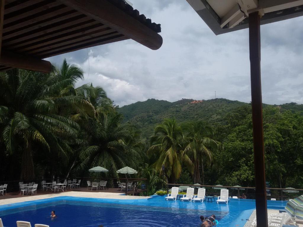 Nespecifikovaný výhled na hory nebo výhled na hory při pohledu z hotelu