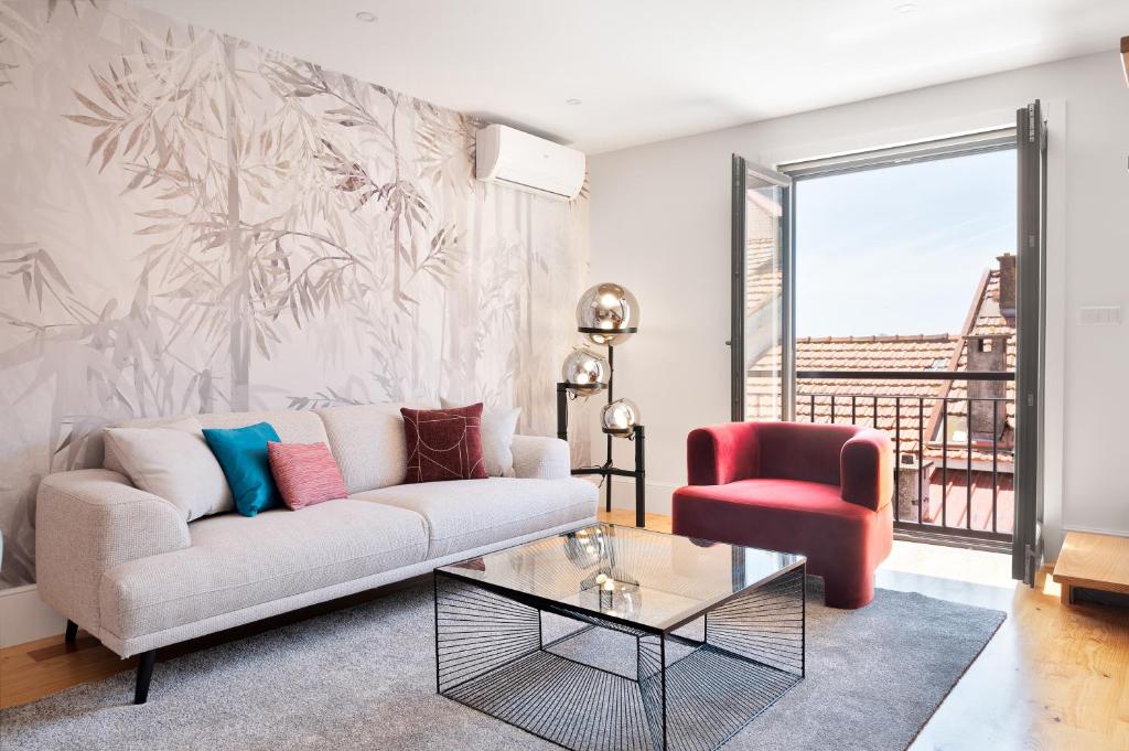 Flores Gem 3BR Duplex Central Porto