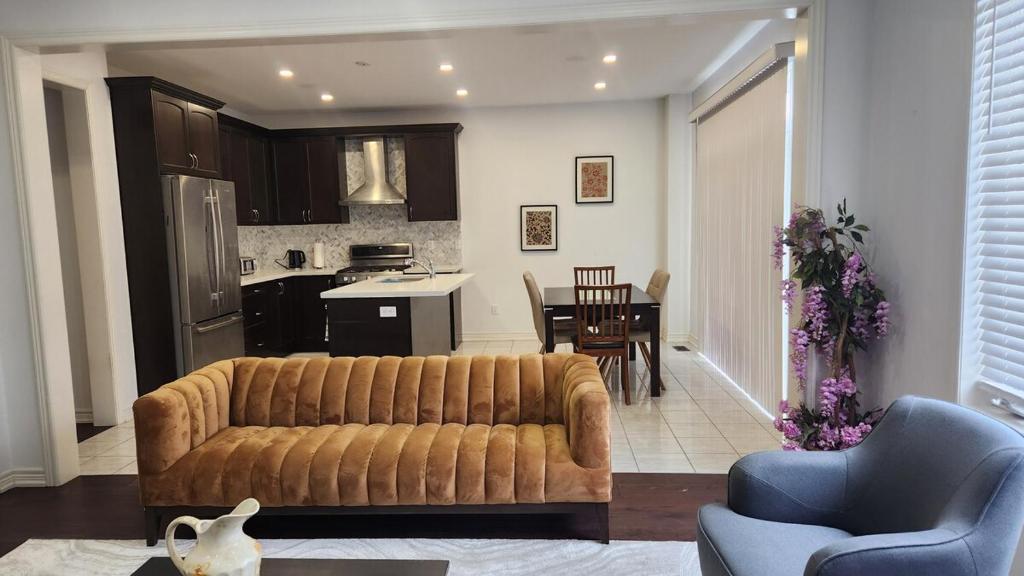 Χώρος καθιστικού στο Christy Homes