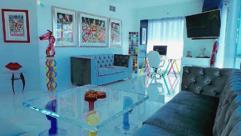 Picture Idea: High Rise Two Bedroom Condo With Panoramic City Views Las