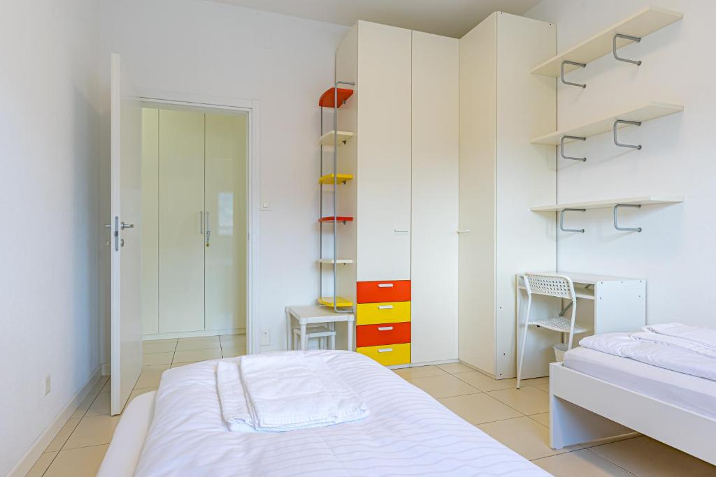 Imperial of Lugano 2 with a lake view and garden behind the station and 10 min from the lake of Lugano - Resim 24