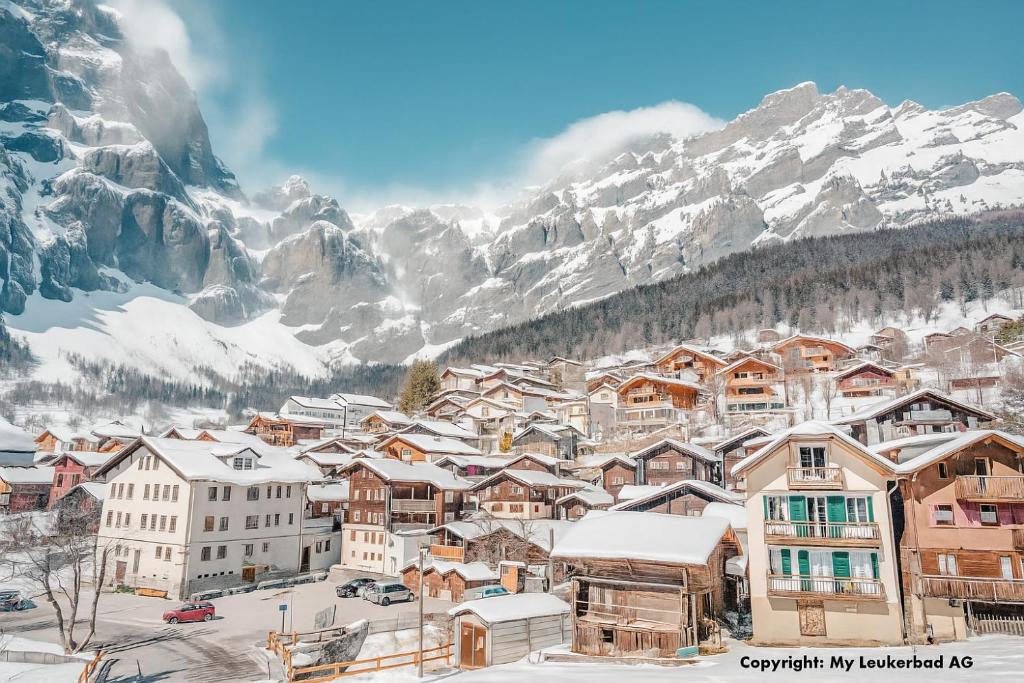 Ambiente Appartement C2 - moderne Ferienwohnung mit Terrasse in Leukerbad - Resim 6