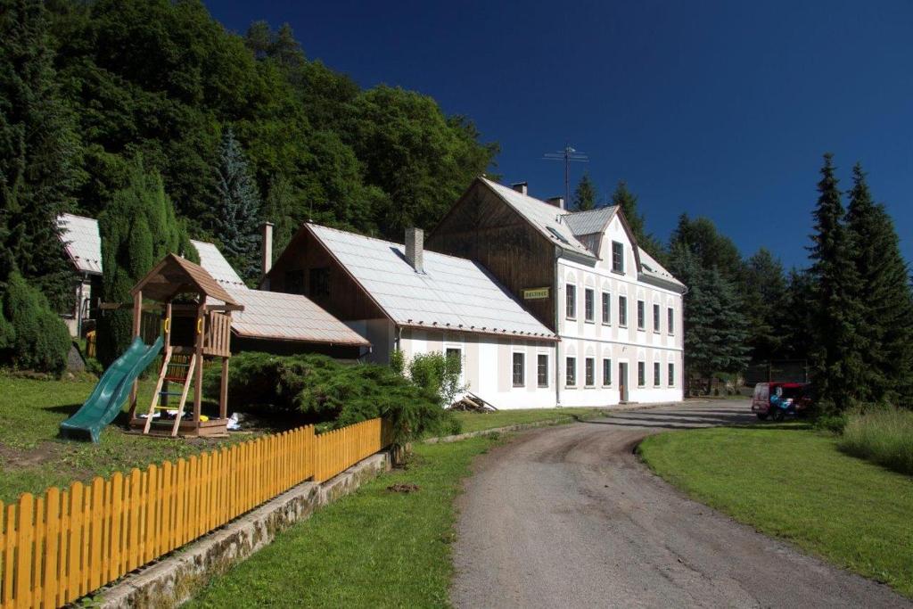 Fotografie z fotogalerie ubytování Penzion Pod Houskou v destinaci Blatce