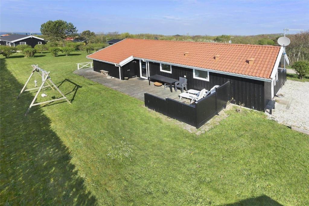 an aerial view of a house with a yard at LF453-Vestervig-Hannesvej-23 in Vestervig