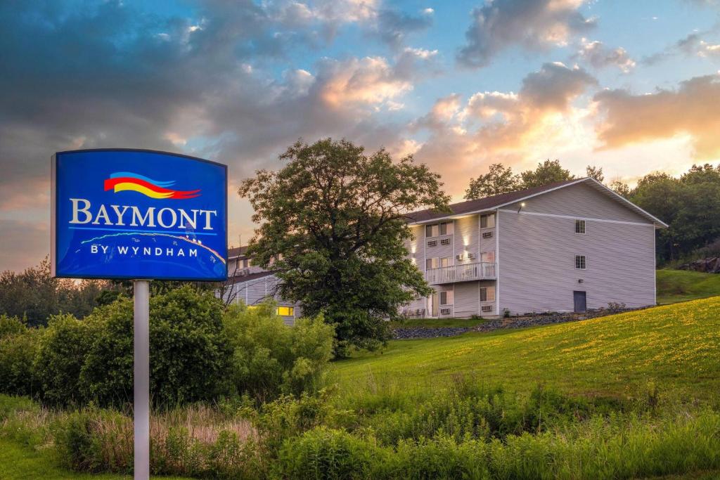 Baymont by Wyndham Duluth Spirit Mountain photo