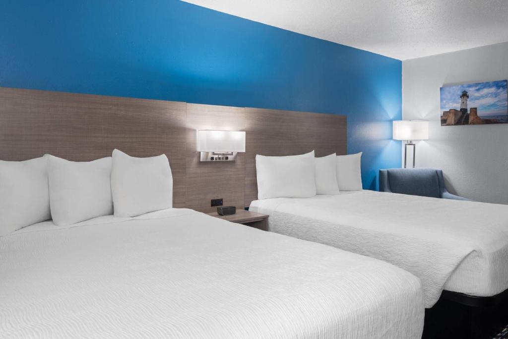 Baymont by Wyndham Duluth Spirit Mountain photo