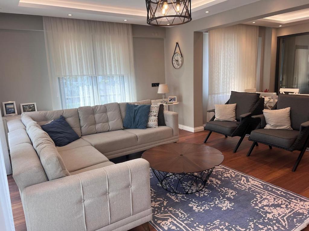 Χώρος καθιστικού στο Villa Maya Serdivan