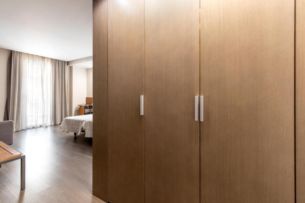 BIBO Hotel Recogidas - Deluxe Double Room With Extra Bed