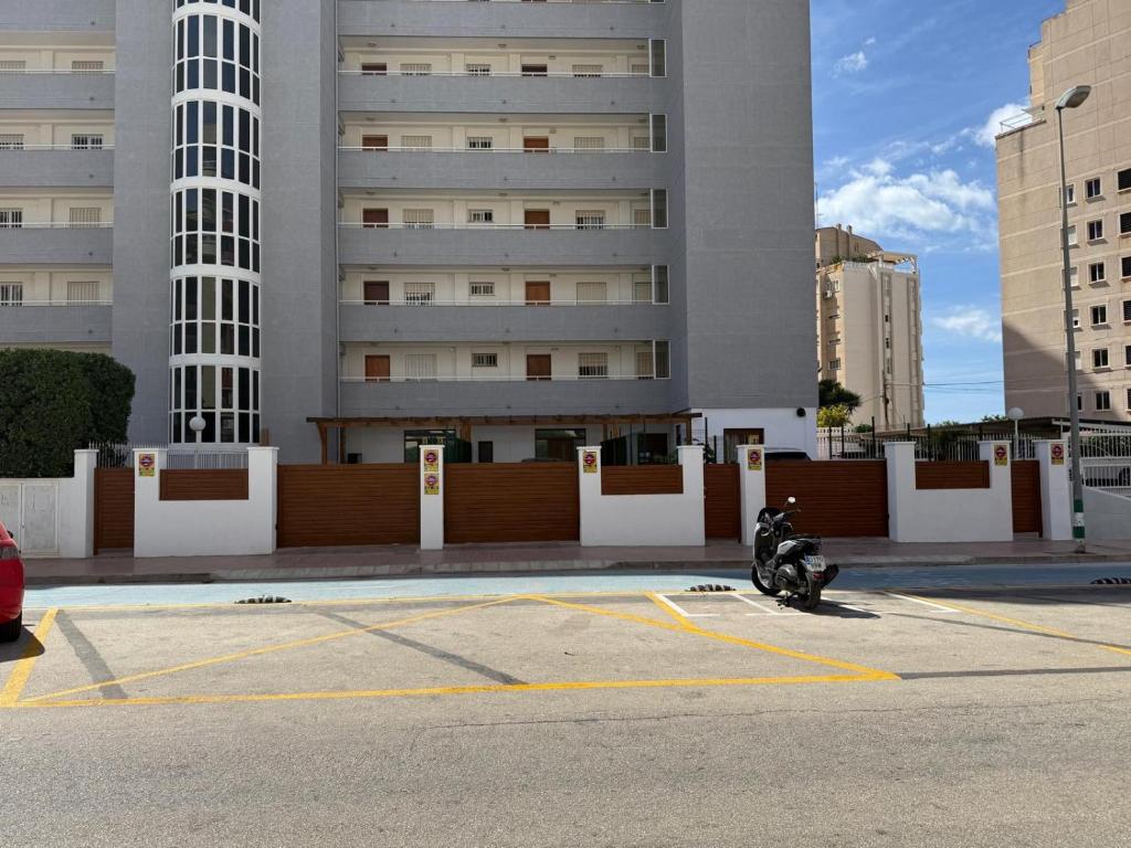 Fotografie z fotogalerie ubytování Calpe apartamento LUXURY 2 min playa aparcamiento patio piscina aire wifi v destinaci Ifach