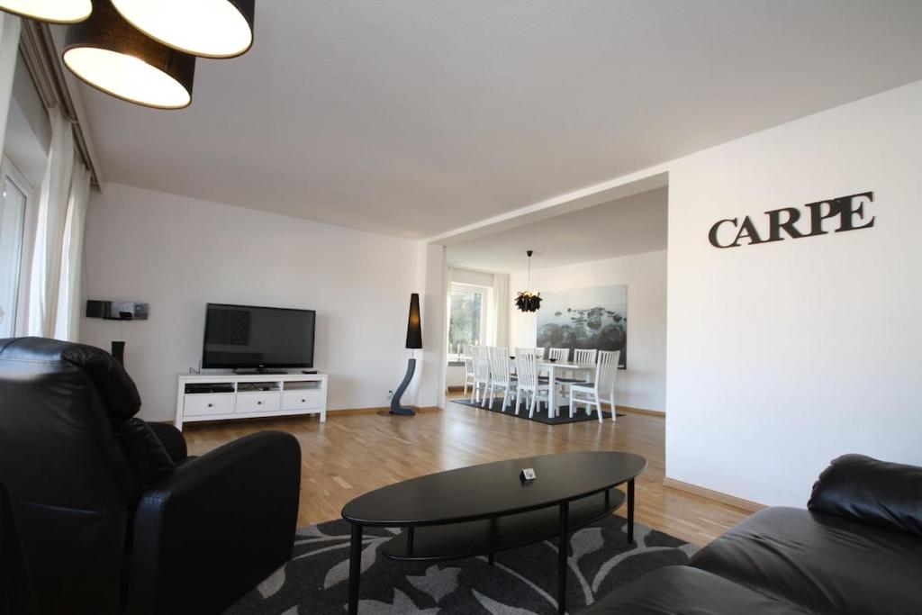 Μια τηλεόραση ή/και κέντρο ψυχαγωγίας στο Ferienhaus Jennie