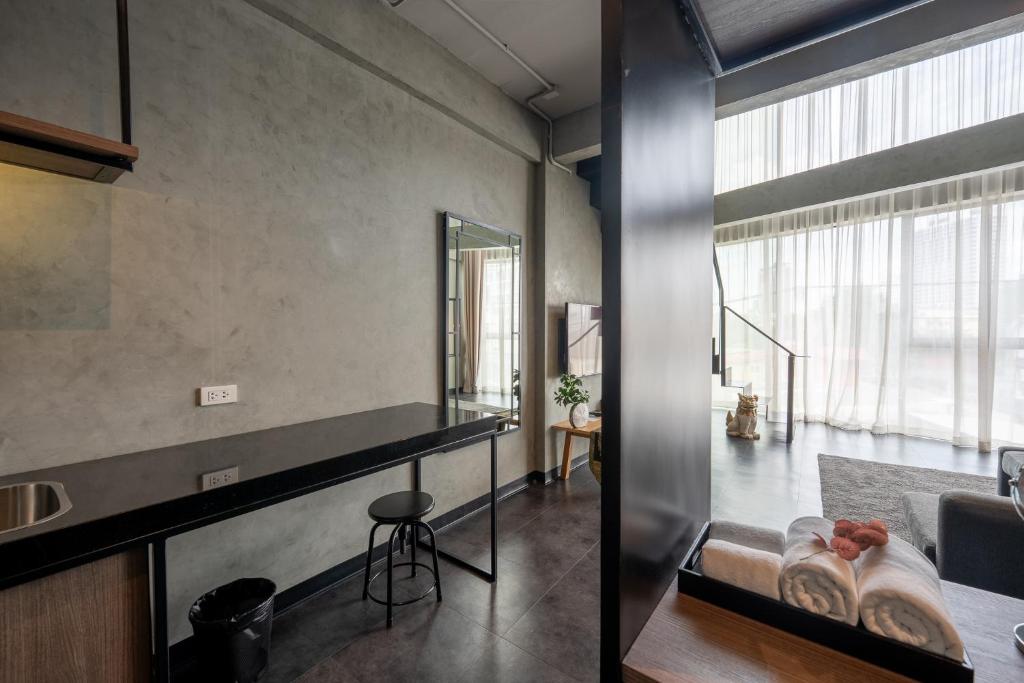 The Ex Capital Hotel Bangkok by Dancenter - Resim 42