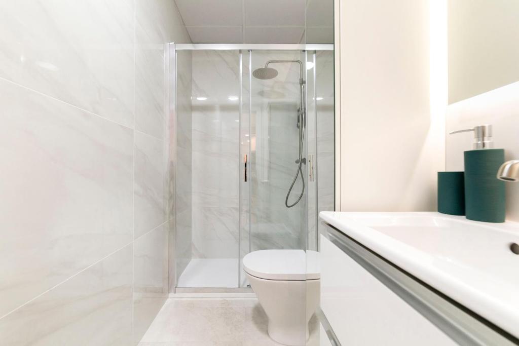 Aurora Stays by Charming - Parking gratis - Resim 13