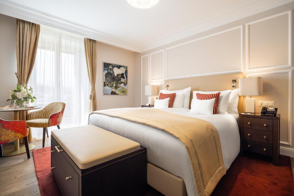 
Double or Twin Room with View
