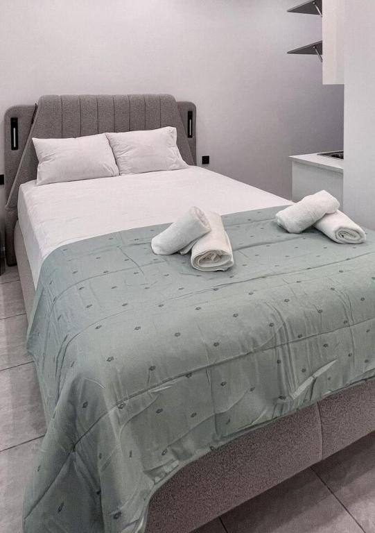 Hera Luxury Suite by Zeus Suites