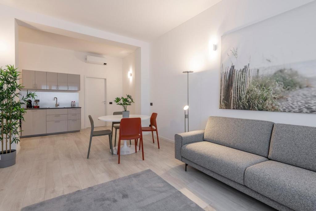 CityLife 6 - Bright Two Bedroom Apt - B Home