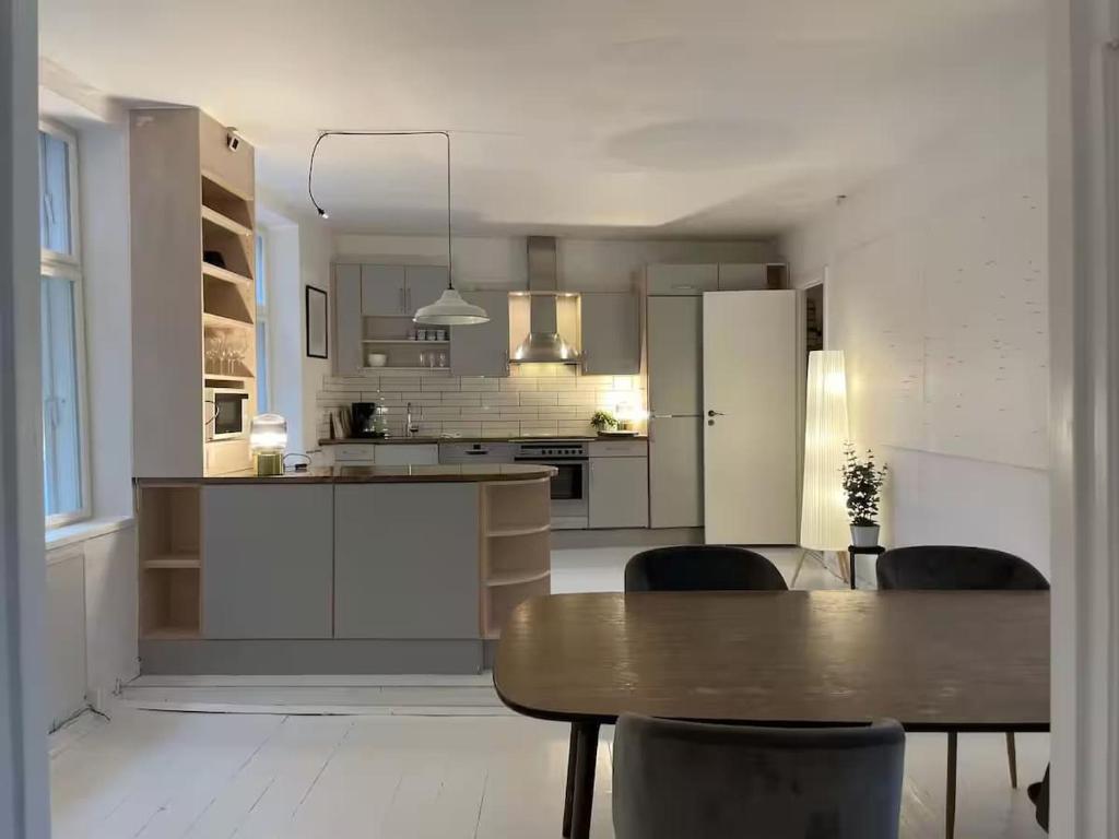 Photo inspiration: Picture Idea: Luxury Kings Garden Apartment Copenhagen Harga Dikemas Kini 2025