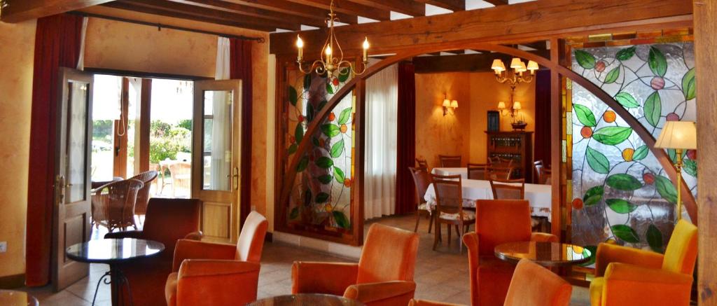 A seating area at Hotel Valle De Arco
