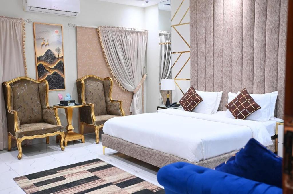 Gallery image of A One Hotel Dha Phase 4 in Karachi