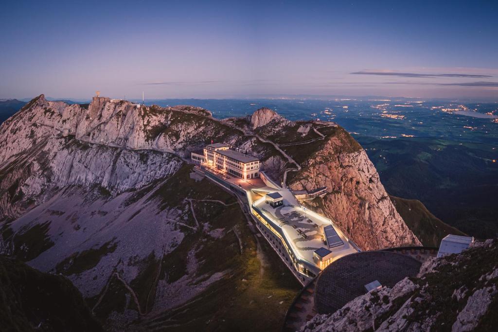 Hotel Pilatus-Kulm - Resim 19