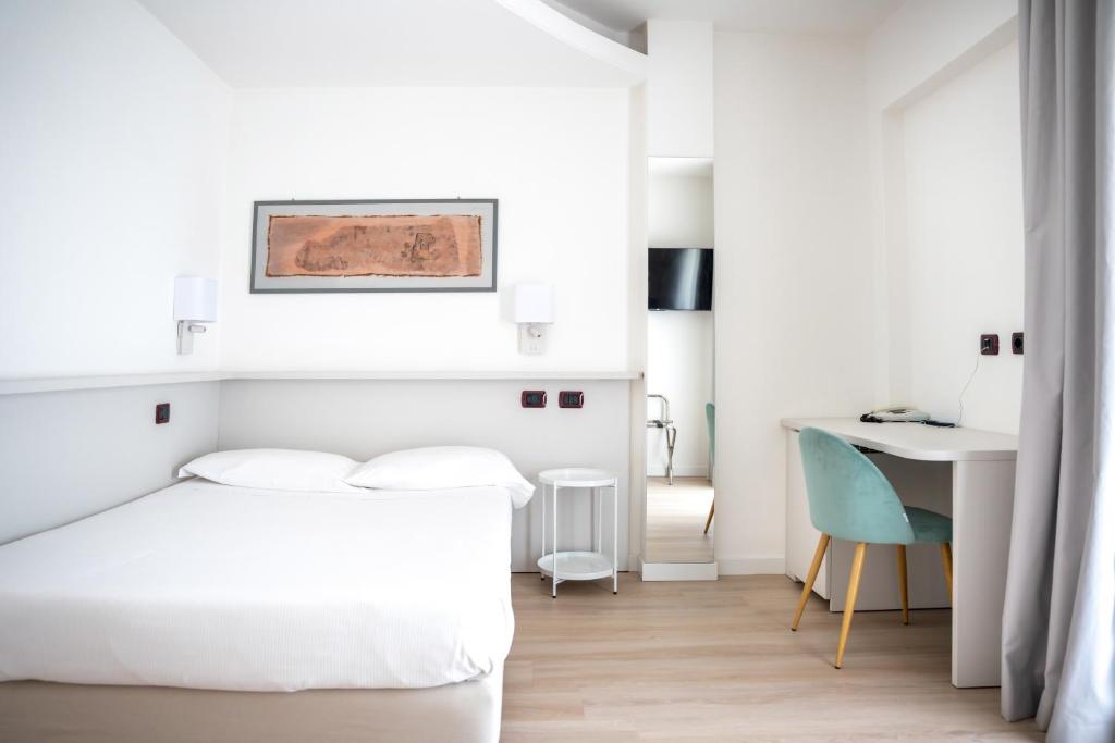 Hotel Carlo Felice Sassari - Habitación Doble Con Balcón