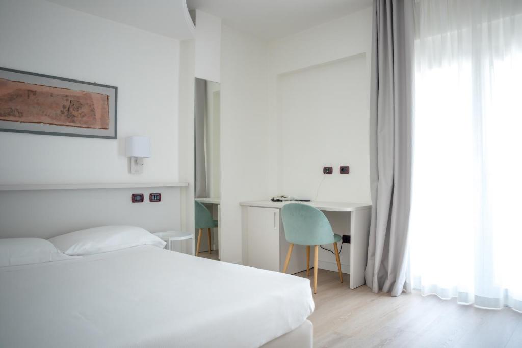 Hotel Carlo Felice Sassari - Habitación Individual Con Balcón