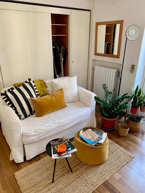 Cozy Studio in Heart of Isola