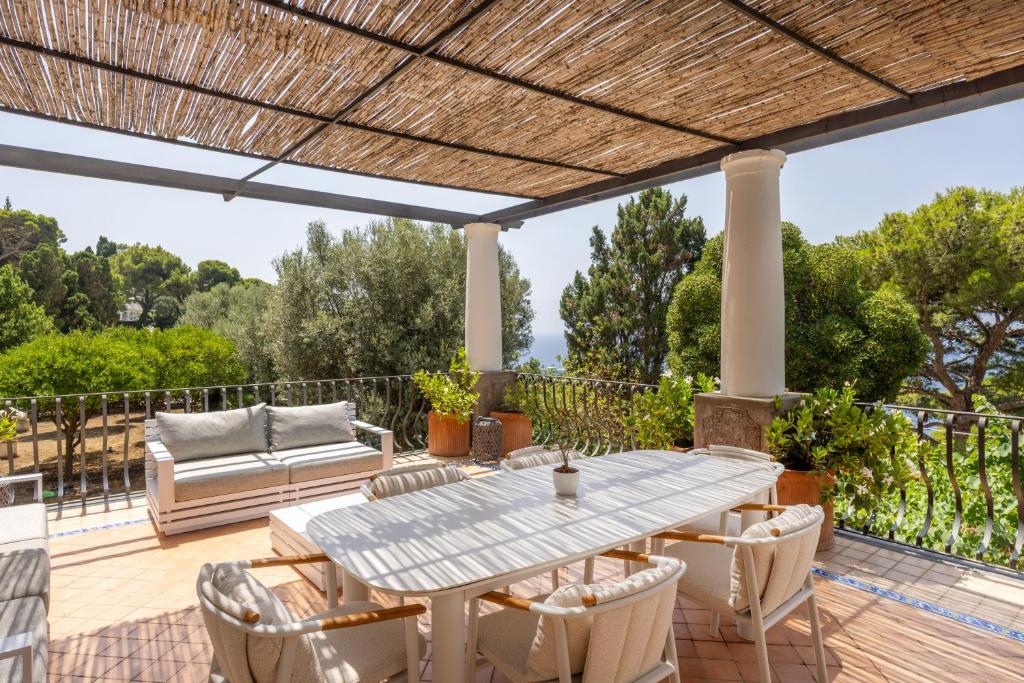 Oliveto Capri apartments - Two-Bedroom Apartment With Partial Sea View