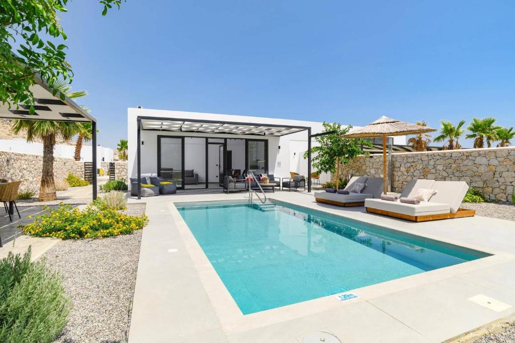 Swimmingpoolen hos eller tæt på Villa Zen Zazan by Villa Plus