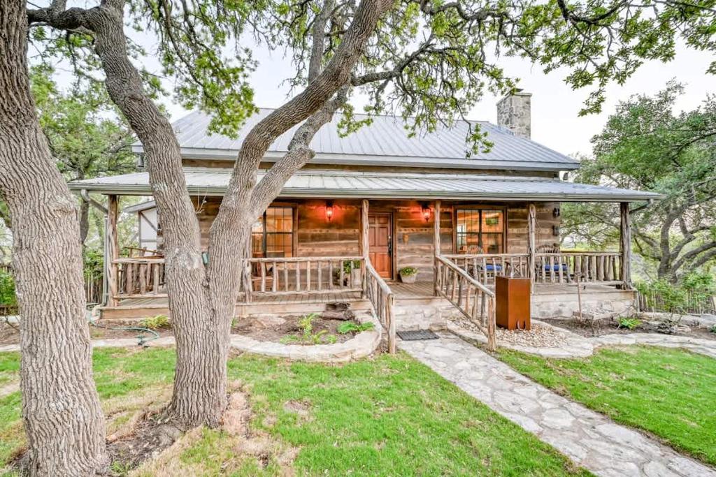 Zahrada ubytování Luxury 23-AC Ranch Hot Tub and Hill Country Views!