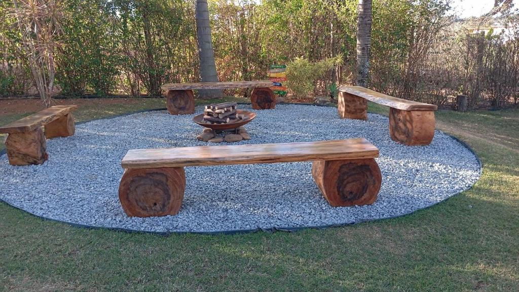 Giardino di Cottage Blue palm tree nook