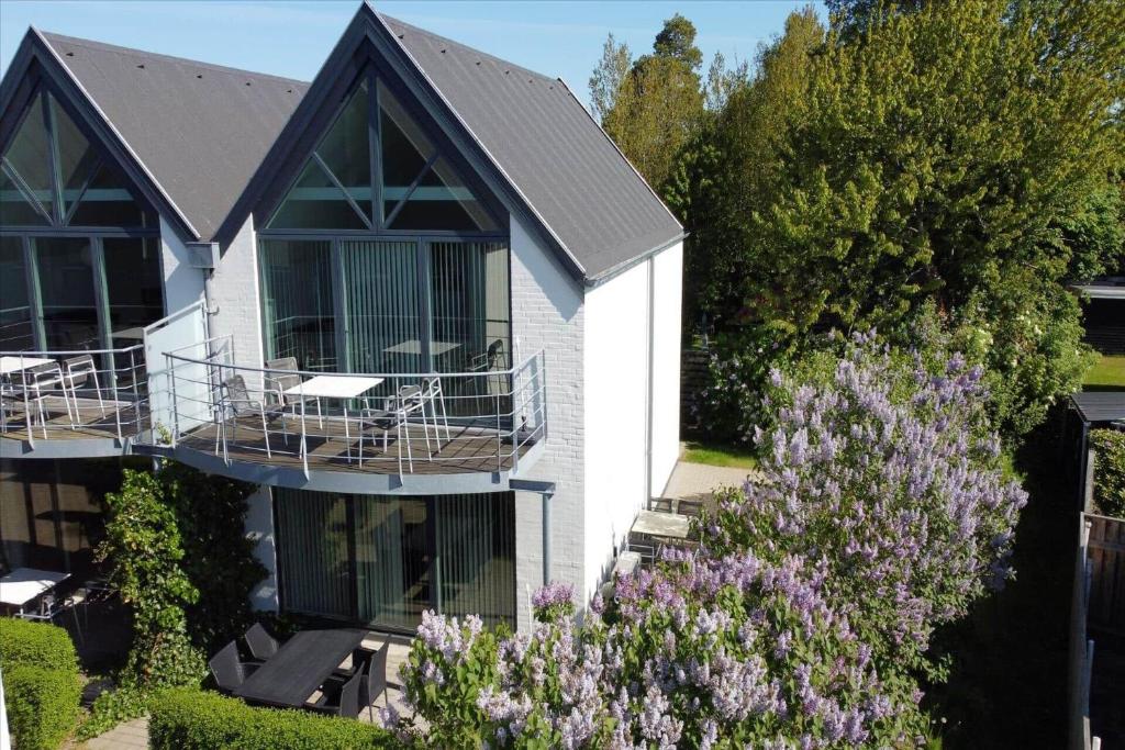 Κήπος έξω από το M13007-Vaeggerlose-Marielyst-Strandvej-63-Z