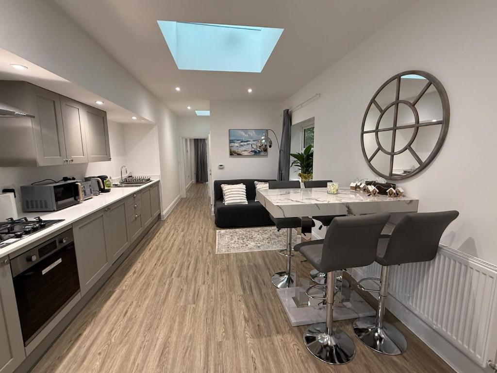 Η κουζίνα ή μικρή κουζίνα στο Cozy getaway