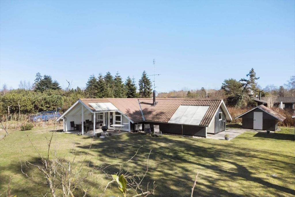 a house with a large yard in front of it at M365-Gedser-Lollandsvej-9 in Gedser
