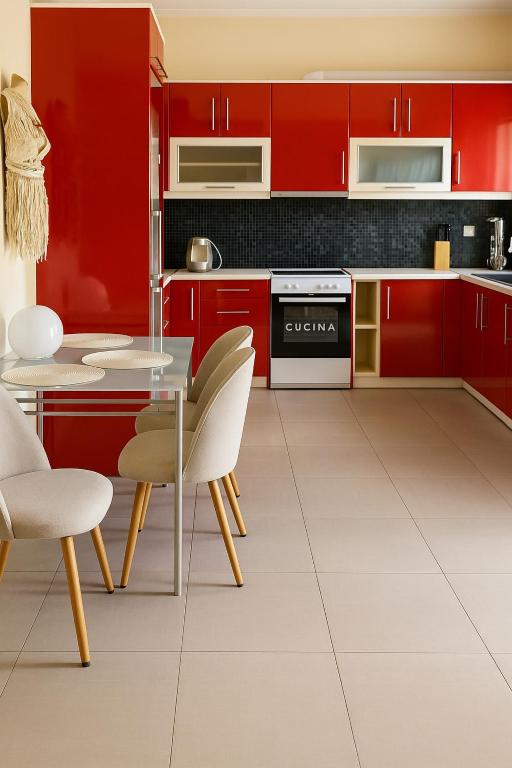 Η κουζίνα ή μικρή κουζίνα στο Beautiful and comfortable apartment by the sea