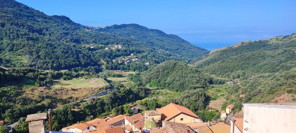 a view of a village in the mountains at Lumira Vista – Panorama in Sangineto