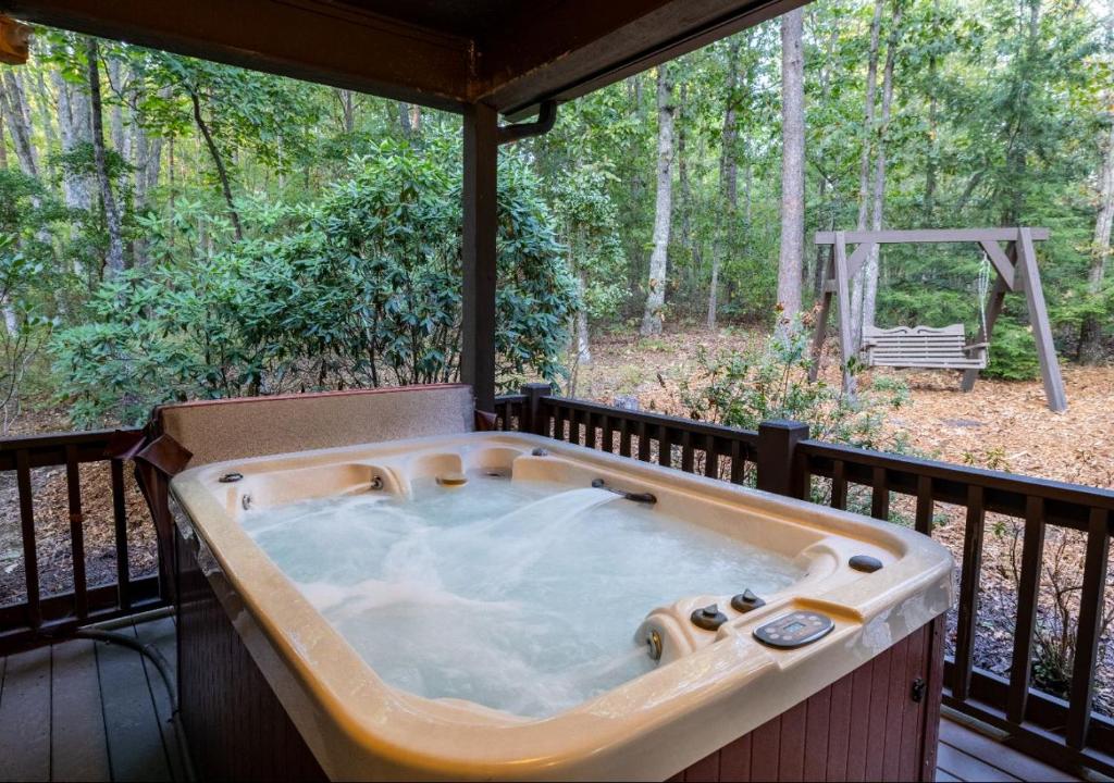 Φωτογραφία από το άλμπουμ του Mossy Rock Retreat - Hot Tub, Fire Pit, Near Falls σε Mentone