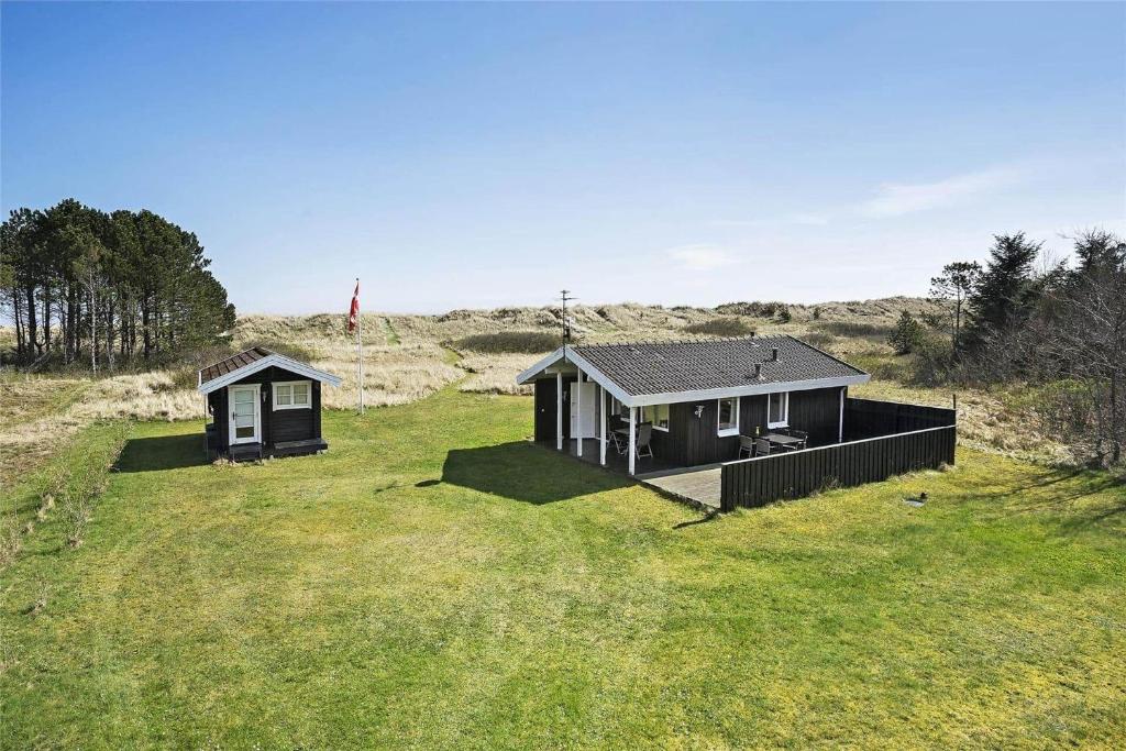 ภูมิทัศน์ธรรมชาติใกล้บ้านพักตากอากาศ