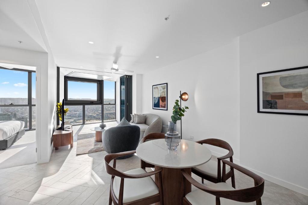 
1 Bedroom Skyline View
