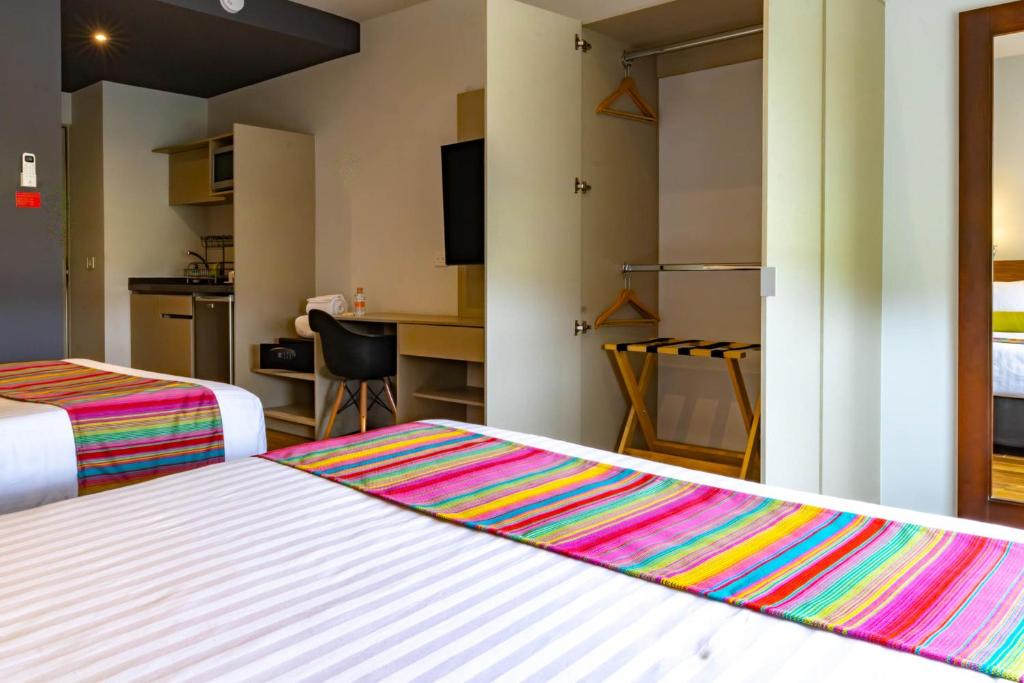 Hotel VIVE MX el marqués Querétaro, Trademark by Wyndham - Suite Familiar Doble - No Fumadores