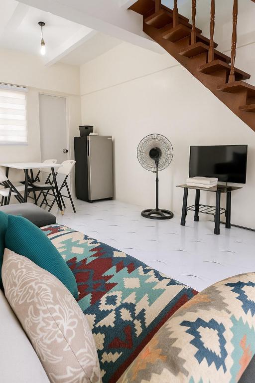 TV a/nebo společenská místnost v ubytování MiKasa Azul Transient House