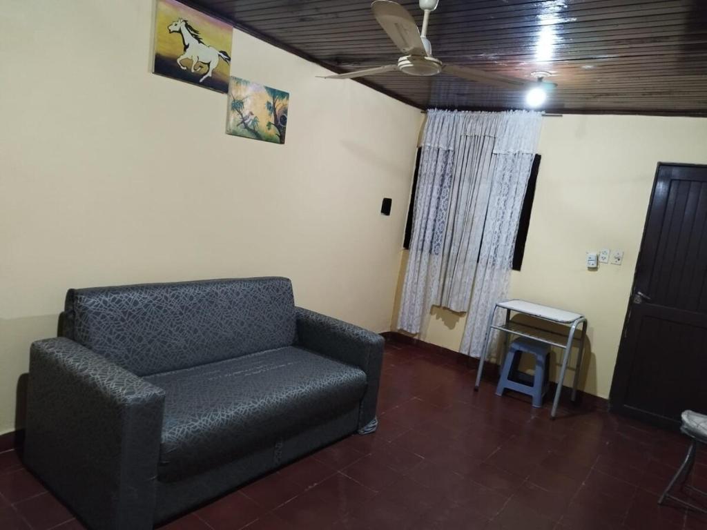 Casa familiar tranquila con patio y garage